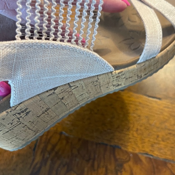 Skechers Luxe foam cork wedge size 7 with light pink straps Preloved - Picture 8 of 8